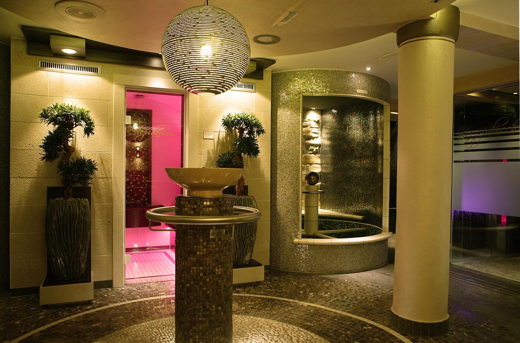 Der Heidehof Conference & Spa Resort Gaimersheim Екстериор снимка
