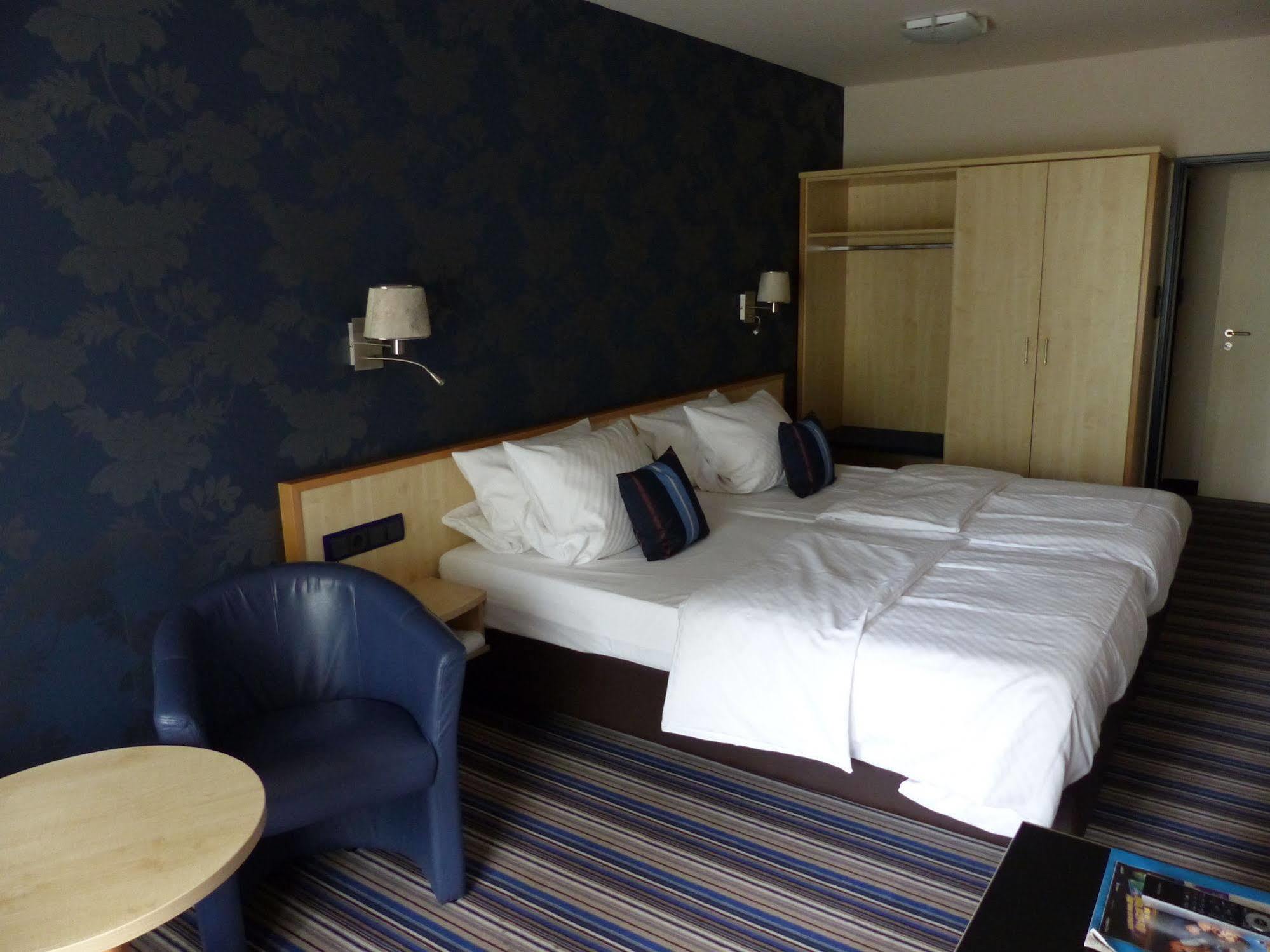 Der Heidehof Conference & Spa Resort Gaimersheim Екстериор снимка